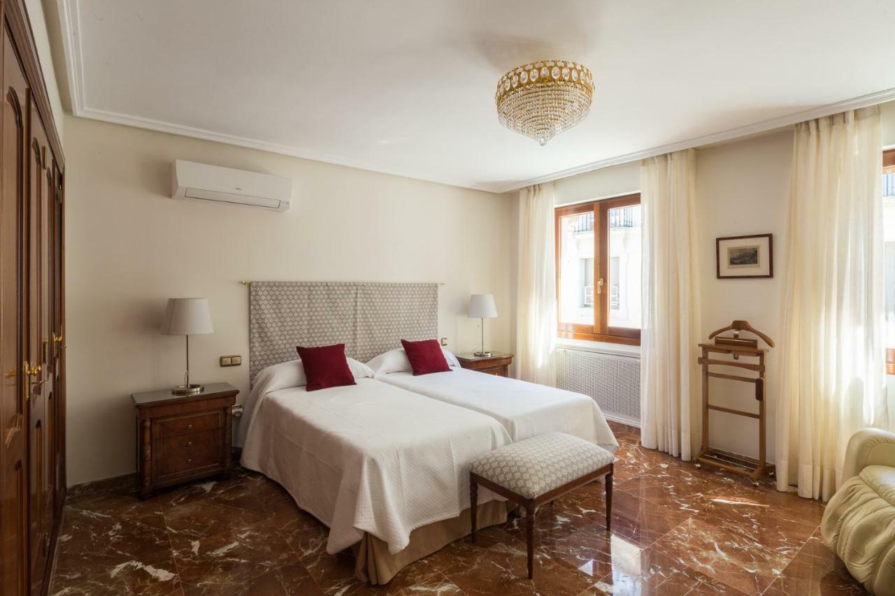 Catedral Cabildo Apartment Seville Luaran gambar