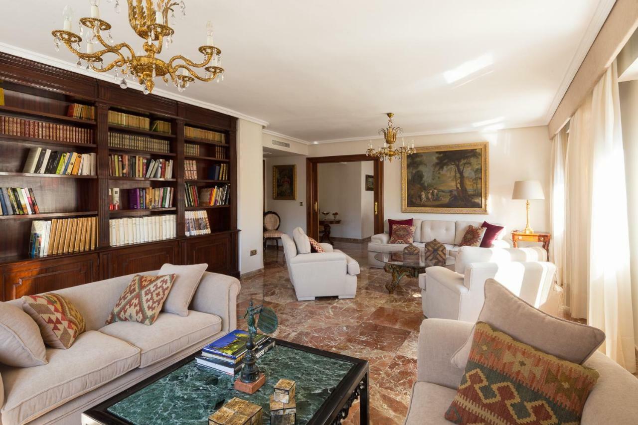 Catedral Cabildo Apartment Seville Luaran gambar